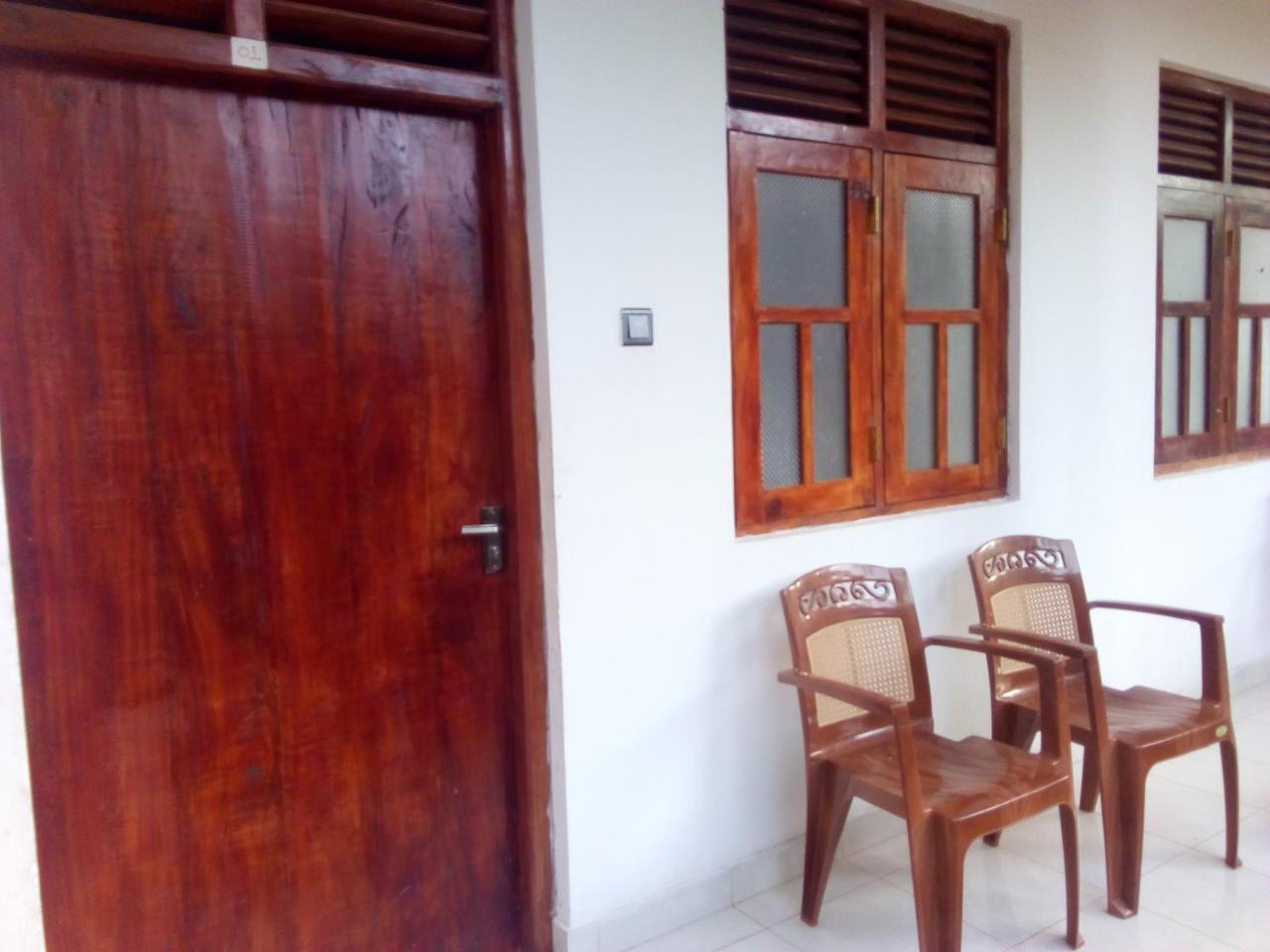 Dinesh Guest House Kataragama Exterior photo